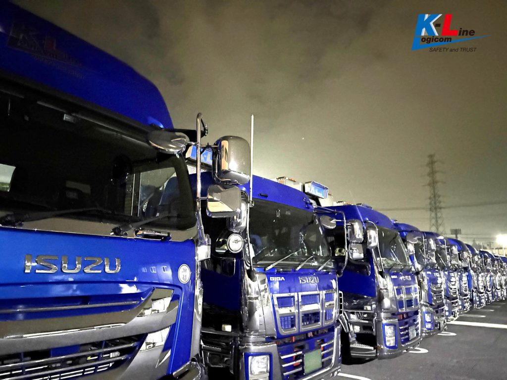 合わせ鏡のよう